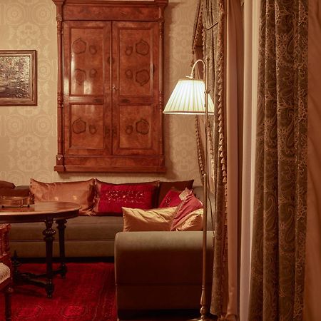 Vinotel Boutique Hotel Tbilisi Rum bild