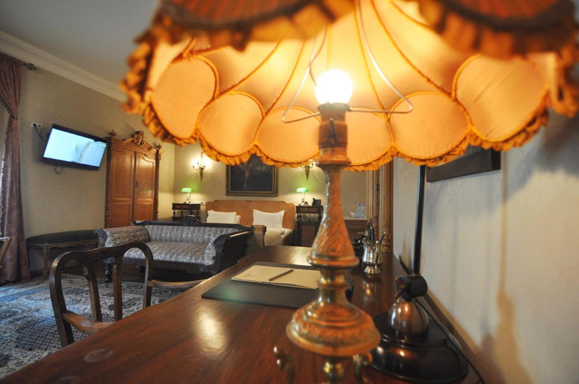 Vinotel Boutique Hotel Tbilisi Rum bild