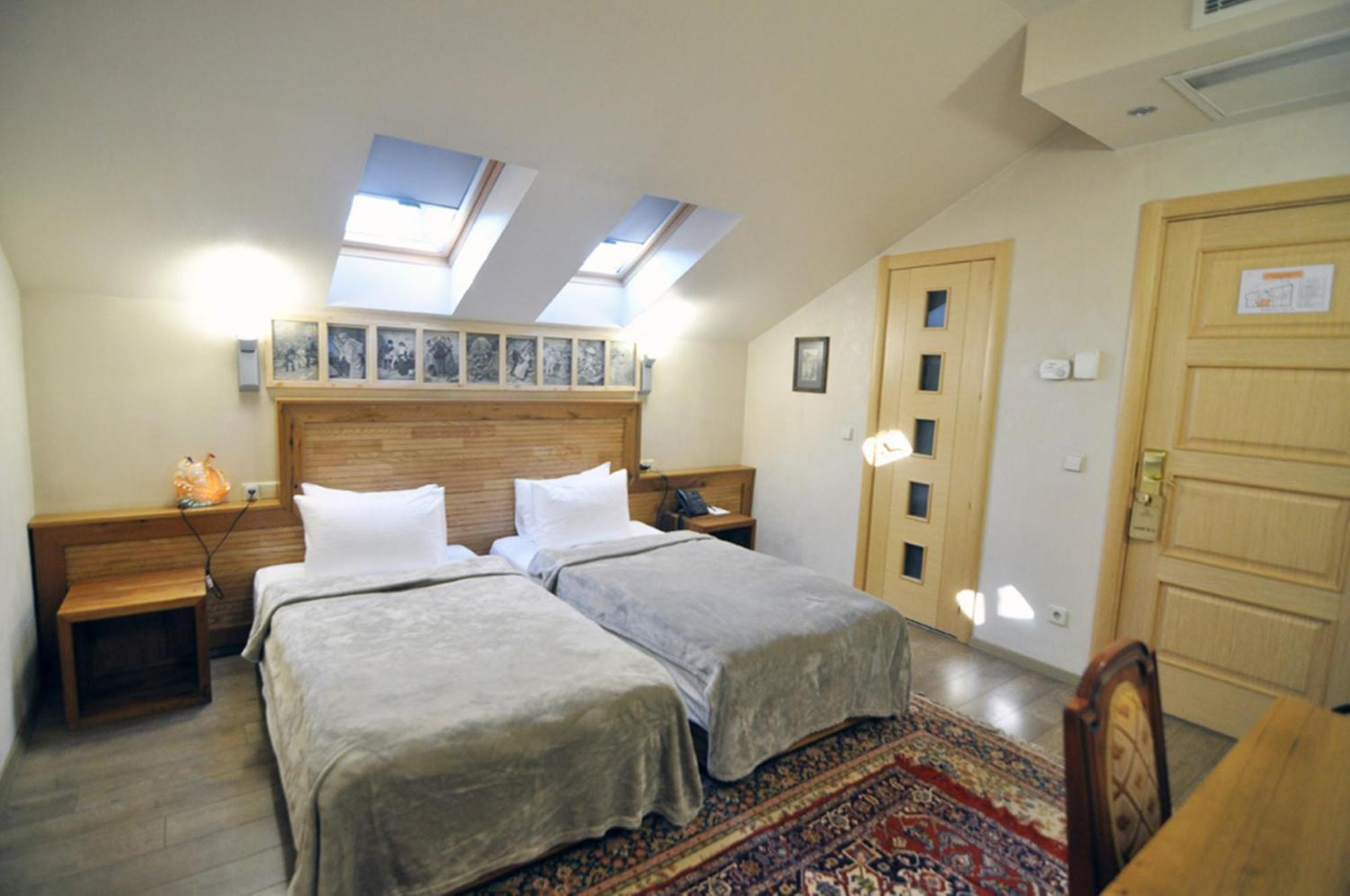 Vinotel Boutique Hotel Tbilisi Rum bild