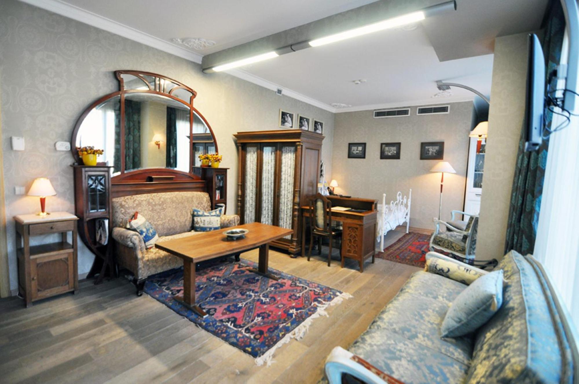 Vinotel Boutique Hotel Tbilisi Rum bild