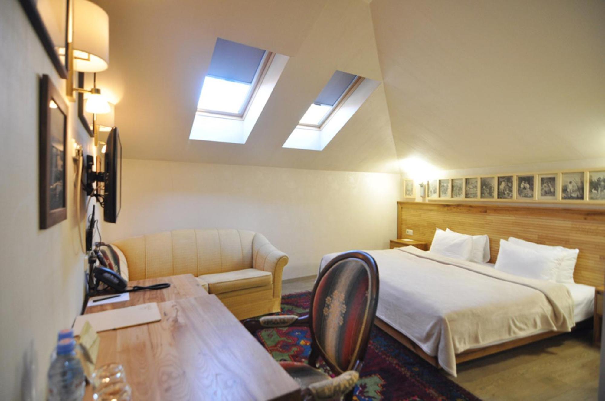 Vinotel Boutique Hotel Tbilisi Rum bild