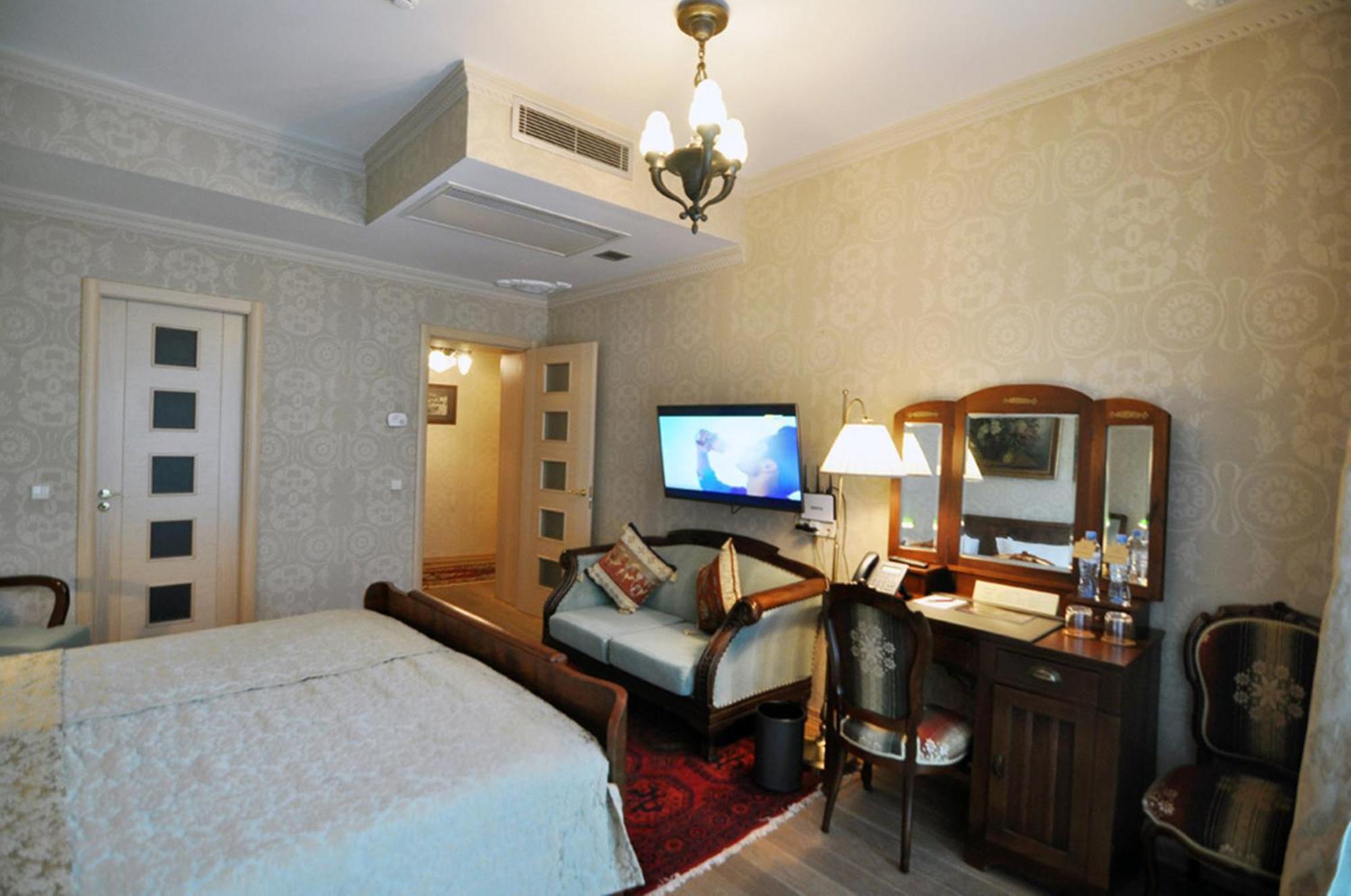 Vinotel Boutique Hotel Tbilisi Rum bild