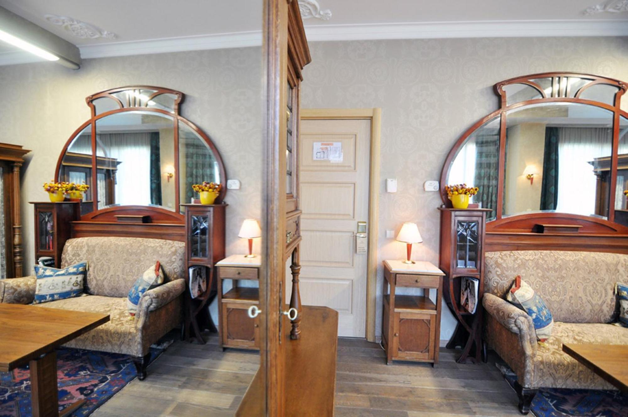 Vinotel Boutique Hotel Tbilisi Rum bild