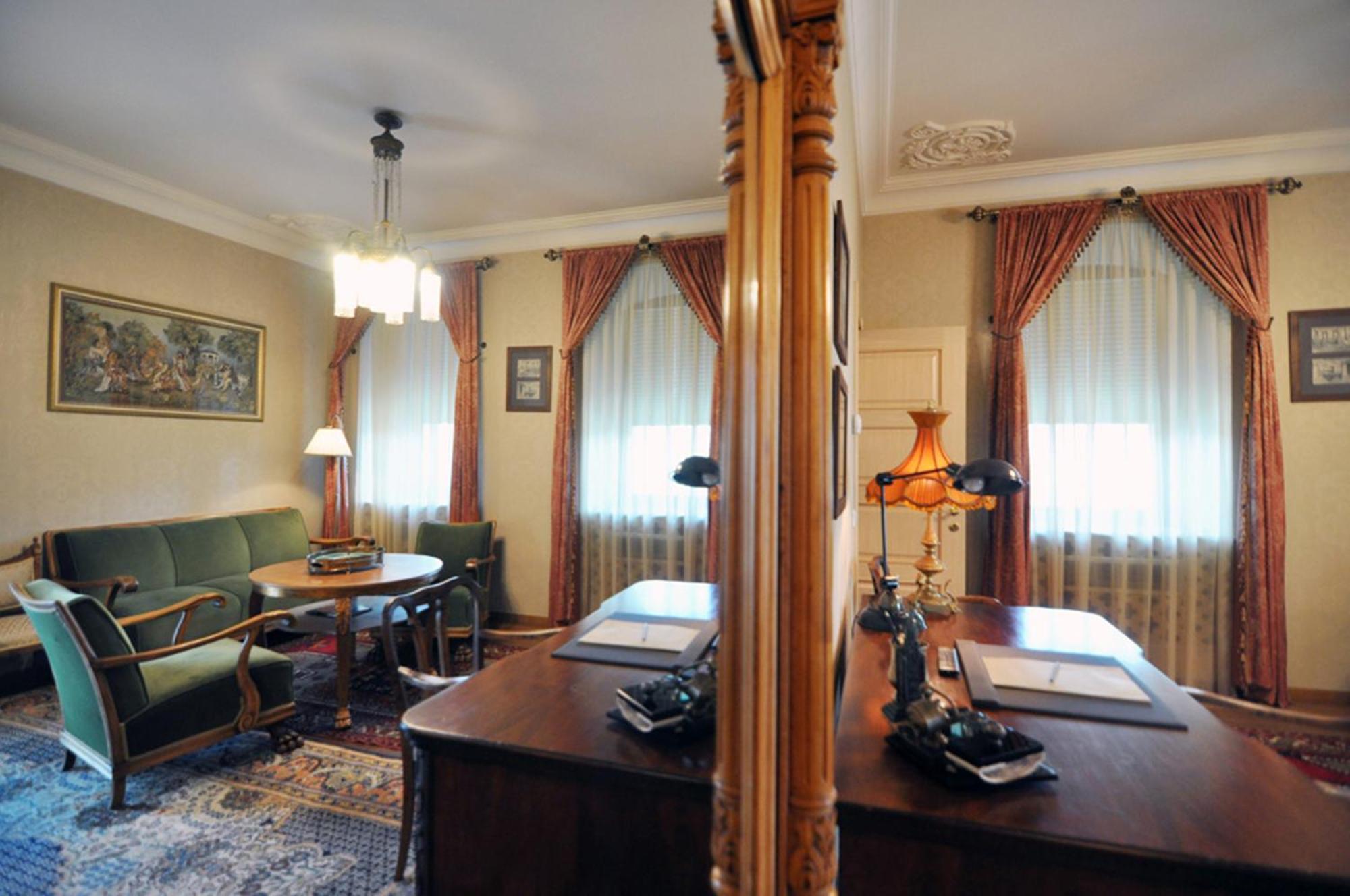 Vinotel Boutique Hotel Tbilisi Rum bild