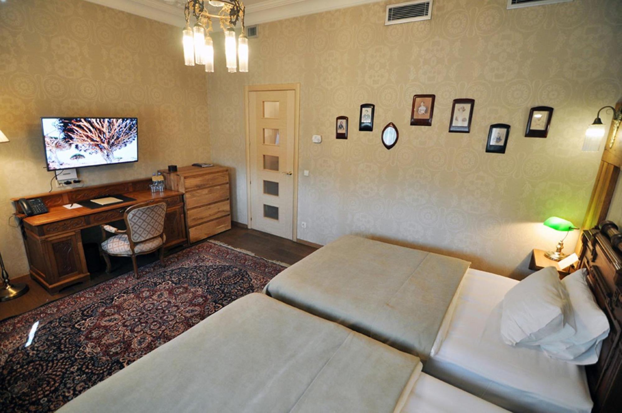Vinotel Boutique Hotel Tbilisi Rum bild