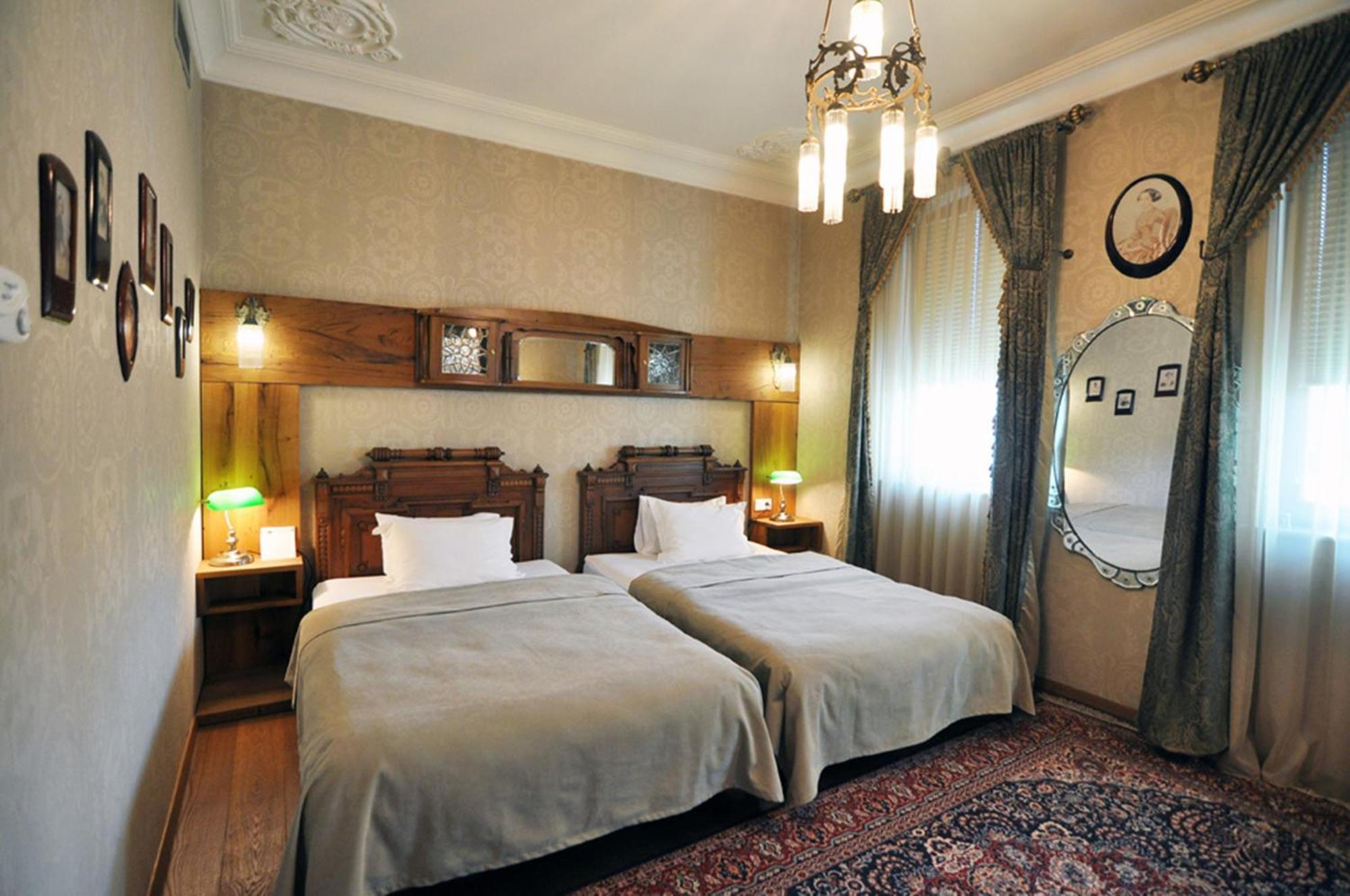 Vinotel Boutique Hotel Tbilisi Rum bild