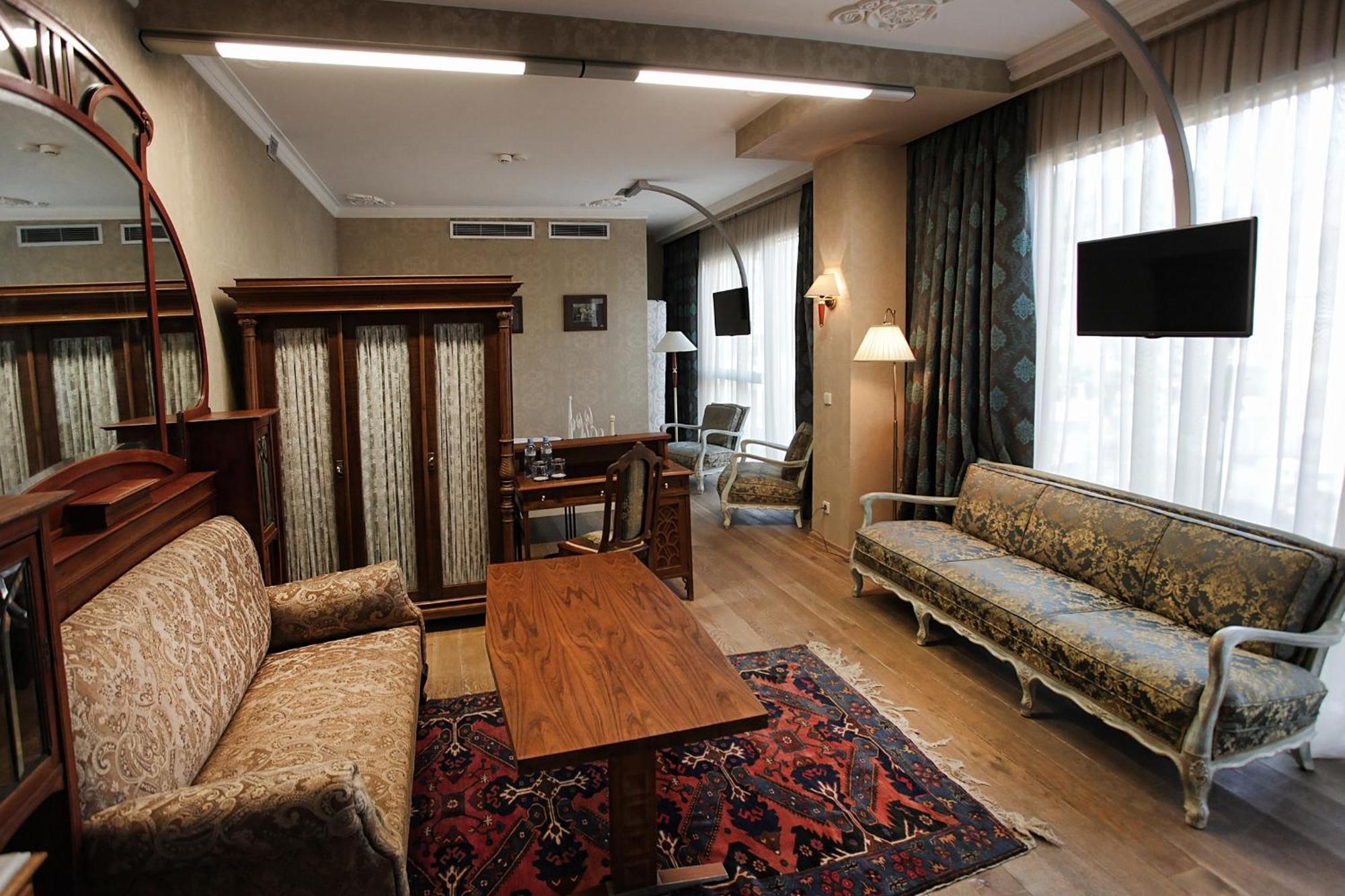 Vinotel Boutique Hotel Tbilisi Rum bild