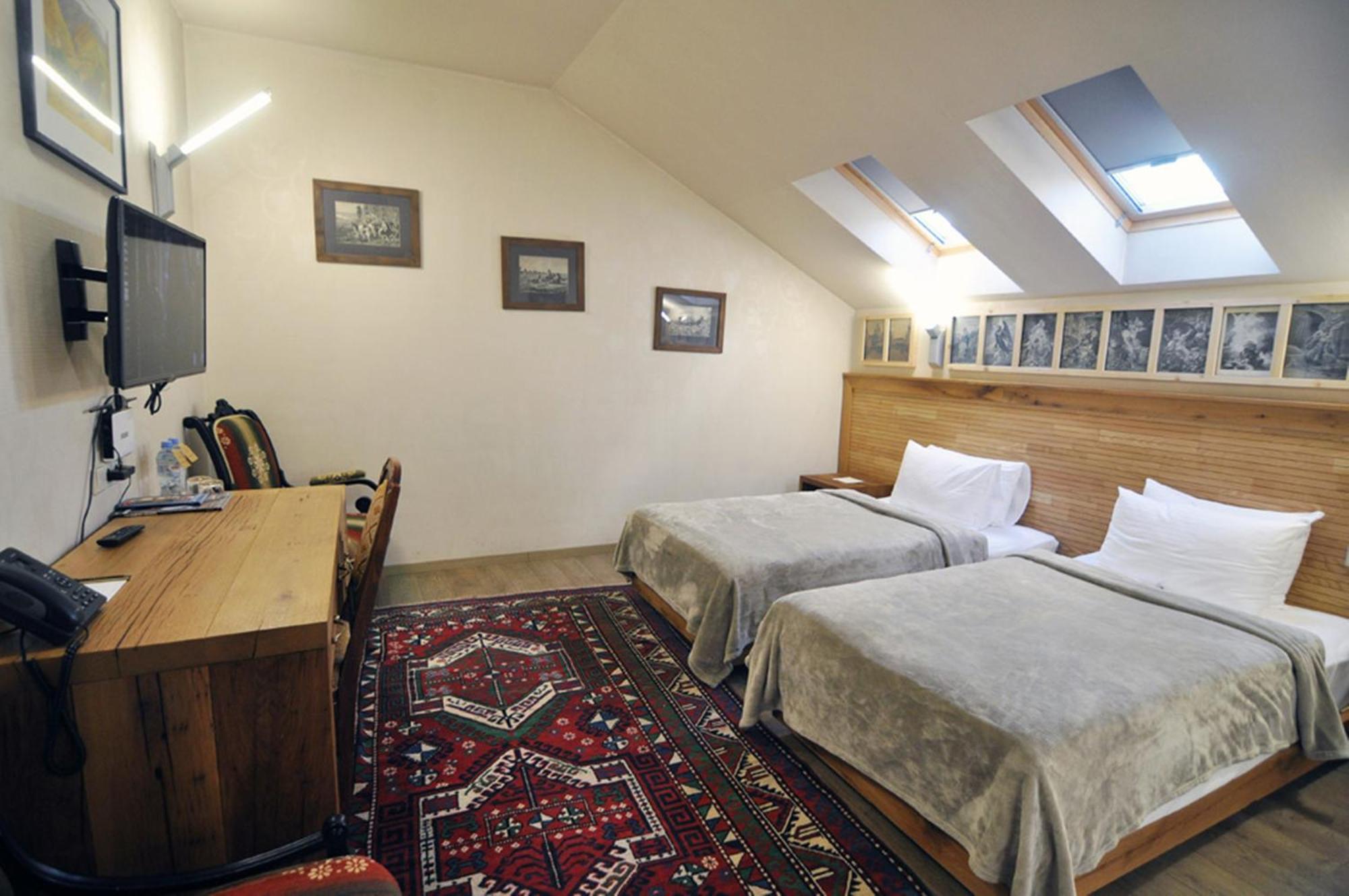 Vinotel Boutique Hotel Tbilisi Rum bild