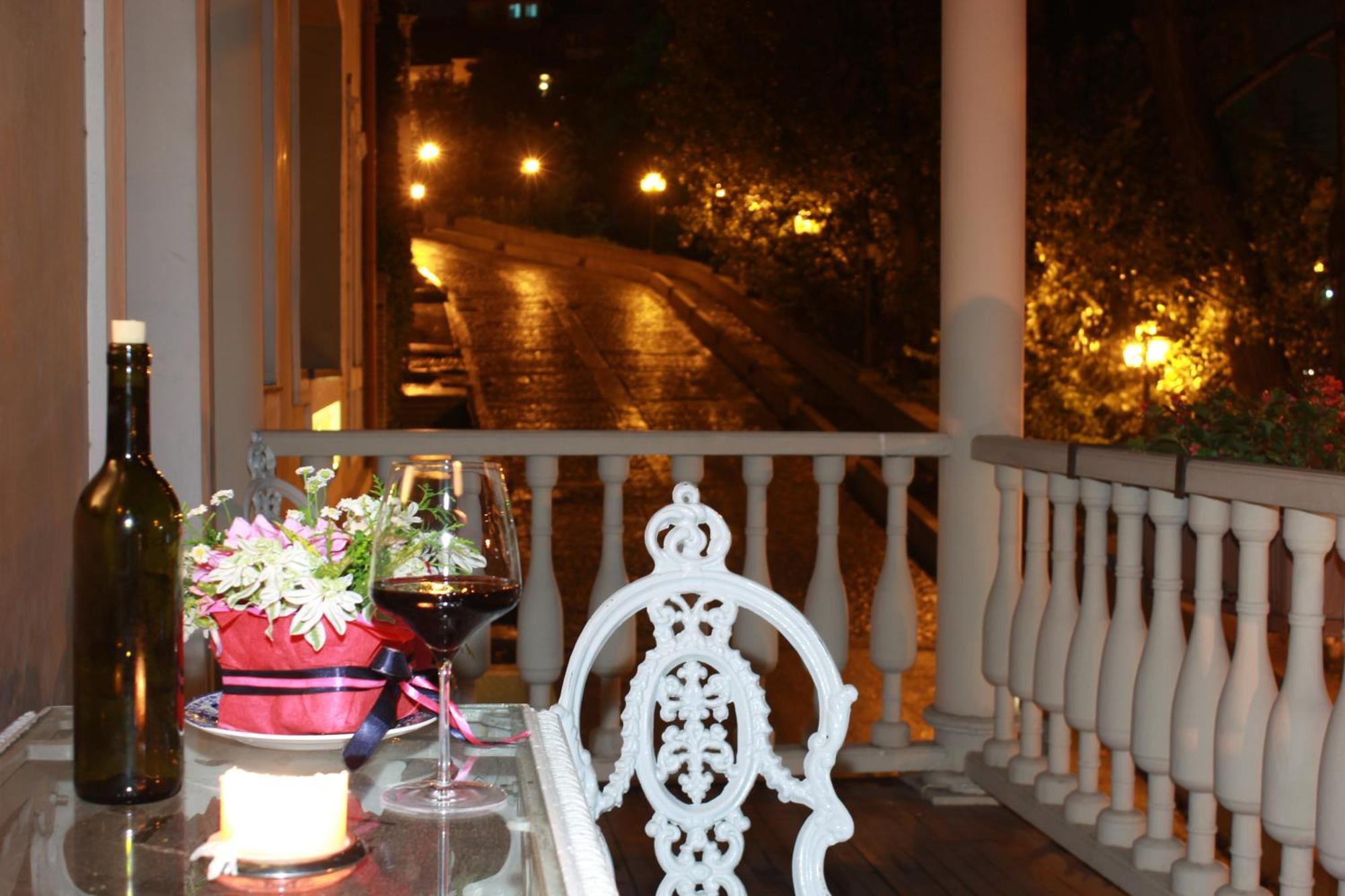 Vinotel Boutique Hotel Tbilisi Rum bild