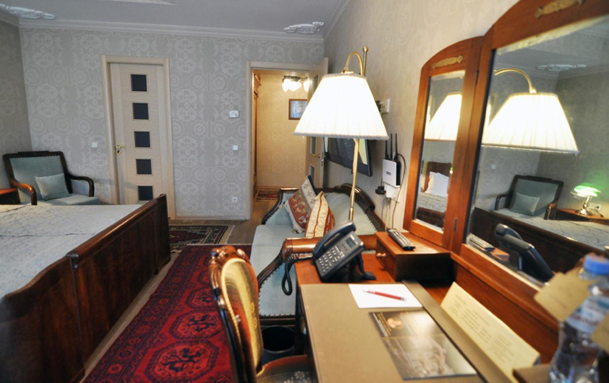 Vinotel Boutique Hotel Tbilisi Rum bild