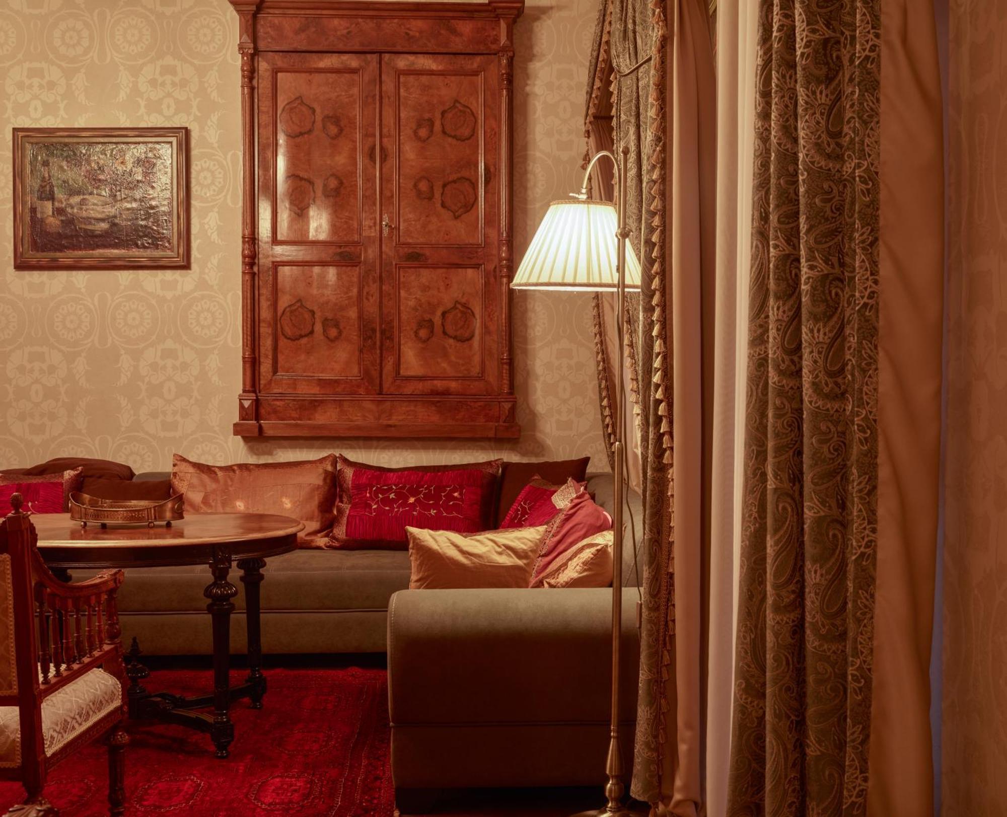 Vinotel Boutique Hotel Tbilisi Rum bild